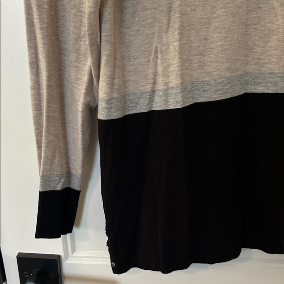 White House Black Market Taupe Knit Top - Picture 4 of 7